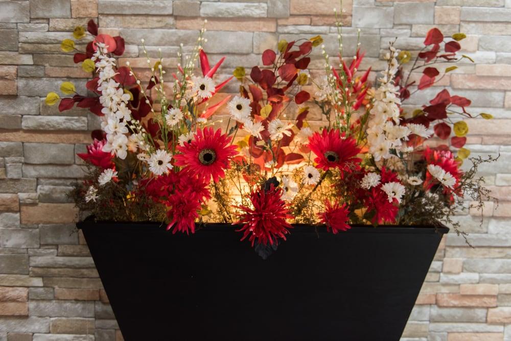 Hotel Le Floral Sherbrooke Bagian luar foto