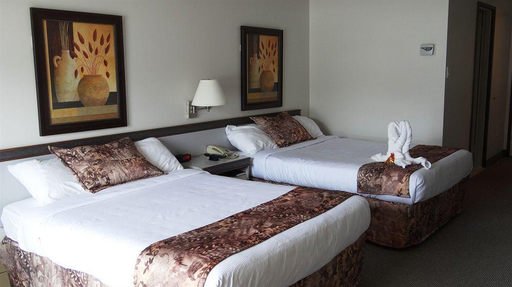 Hotel Le Floral Sherbrooke Bagian luar foto