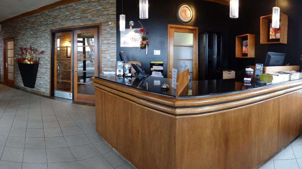 Hotel Le Floral Sherbrooke Bagian luar foto