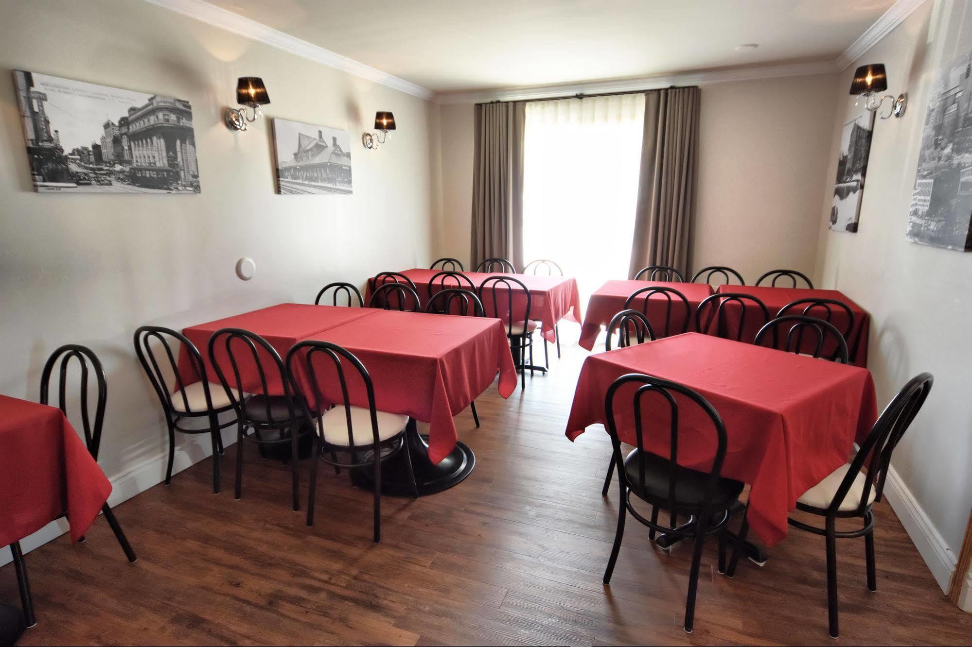 Hotel Le Floral Sherbrooke Bagian luar foto