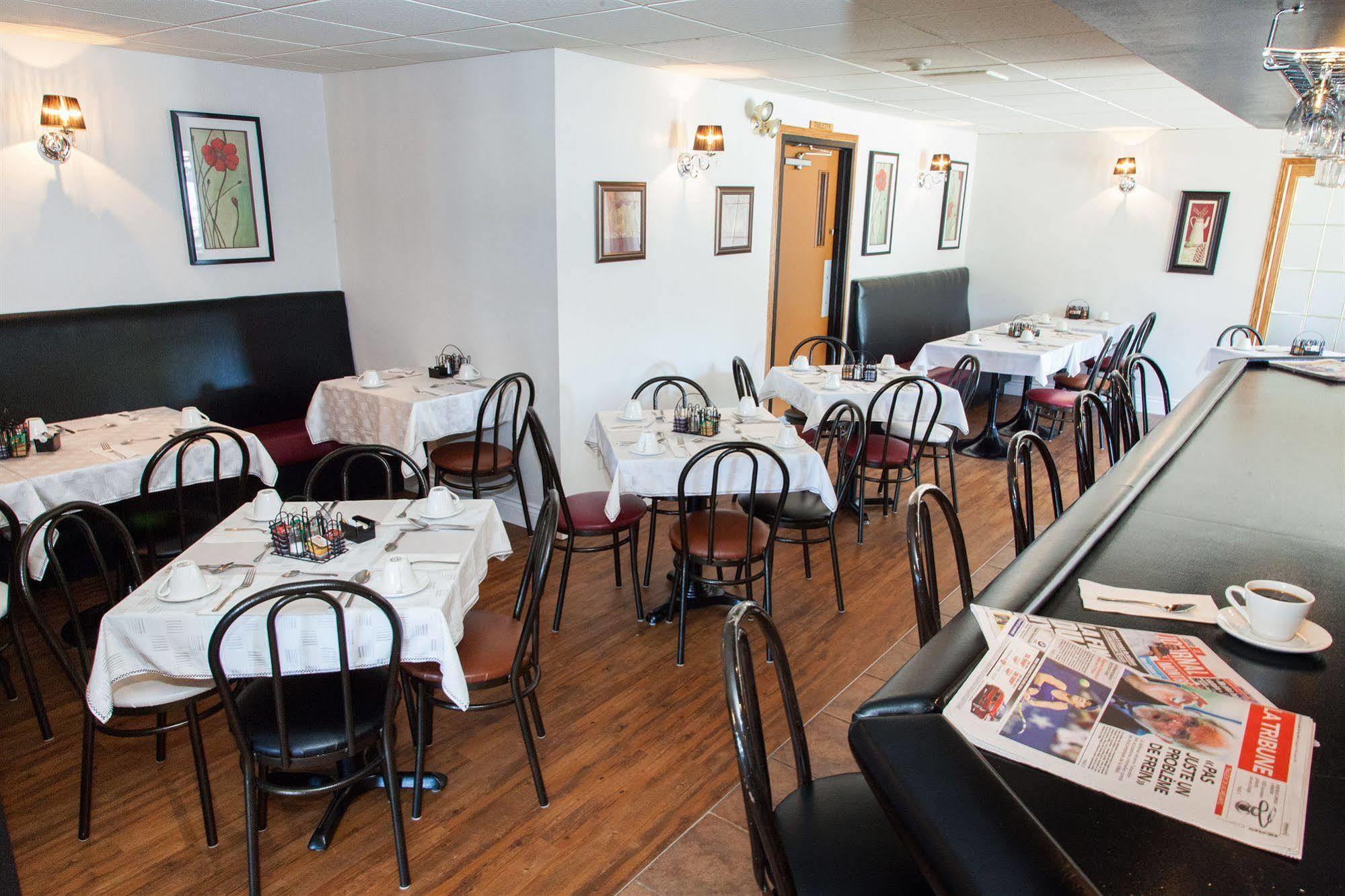 Hotel Le Floral Sherbrooke Bagian luar foto
