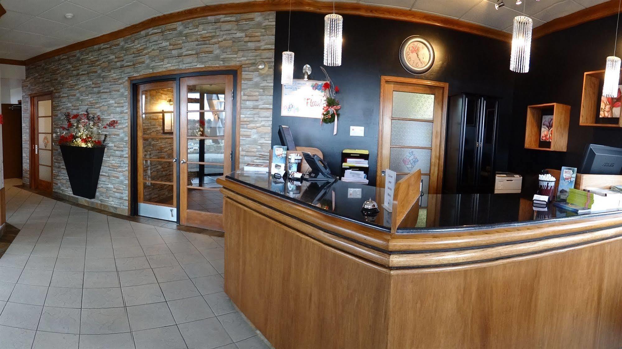 Hotel Le Floral Sherbrooke Bagian luar foto